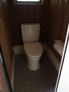 国束寺　参詣者用トイレ